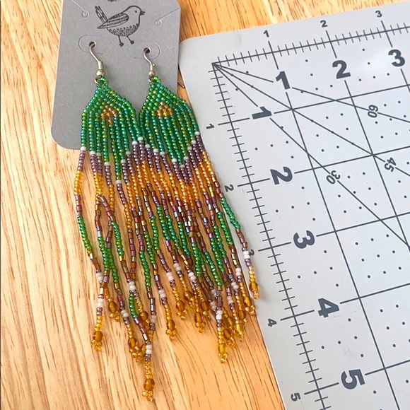 Handmade beaded dangle earrings - Picture 2 of 4